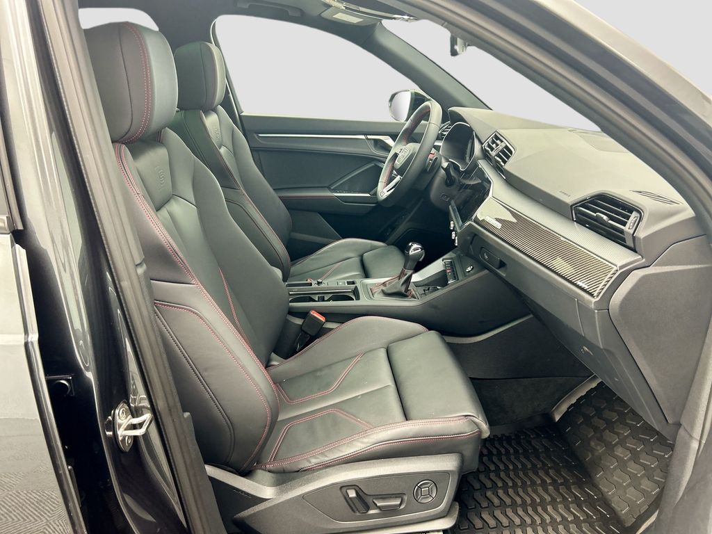 Thumbnail: 2025 Audi Q3 - 18