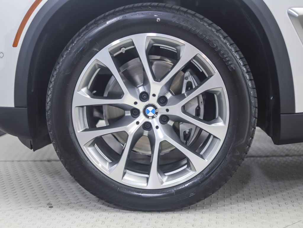 Thumbnail: 2026 BMW X5 - 2