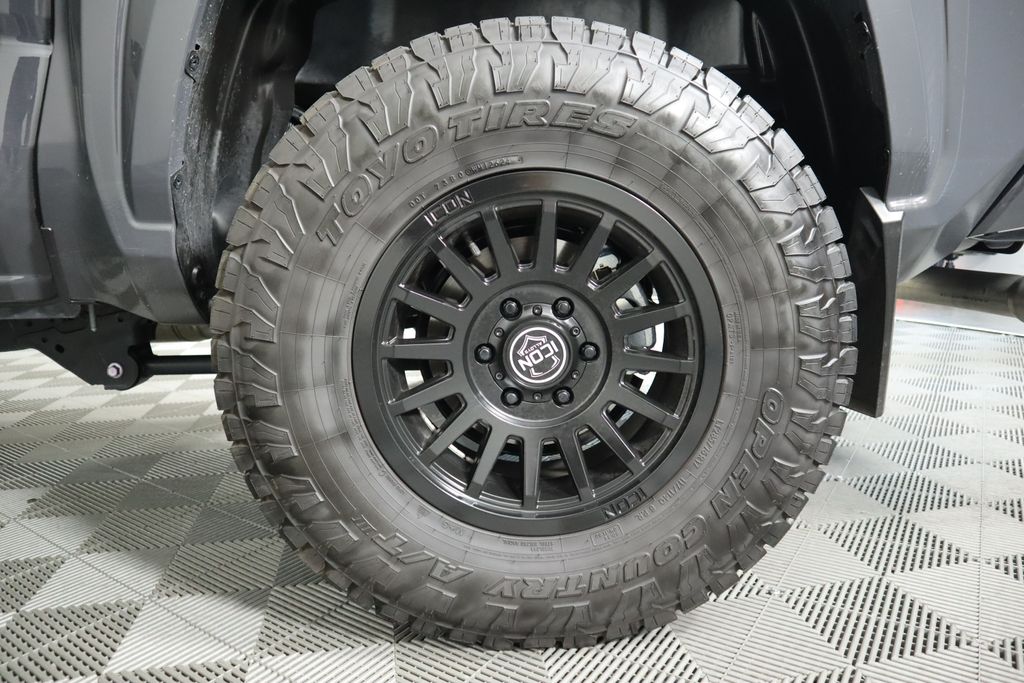 2024 Toyota Tacoma SR5 31