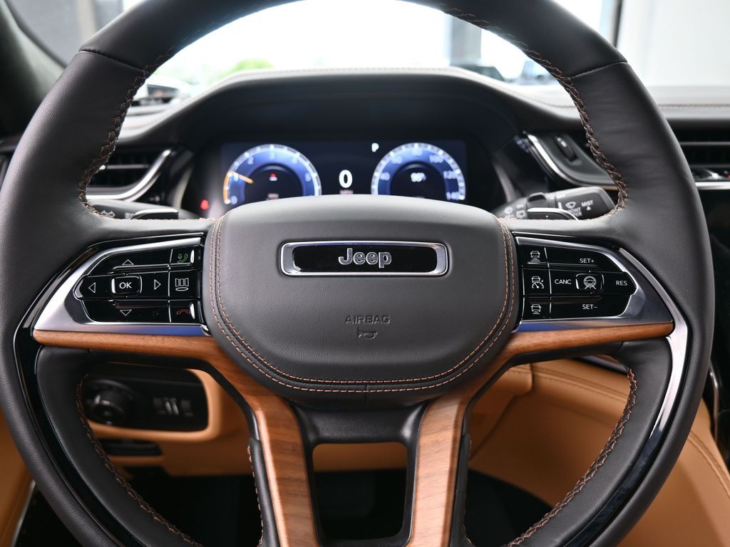 New 2025 Velvet Red Pearlcoat Jeep Summit image 29