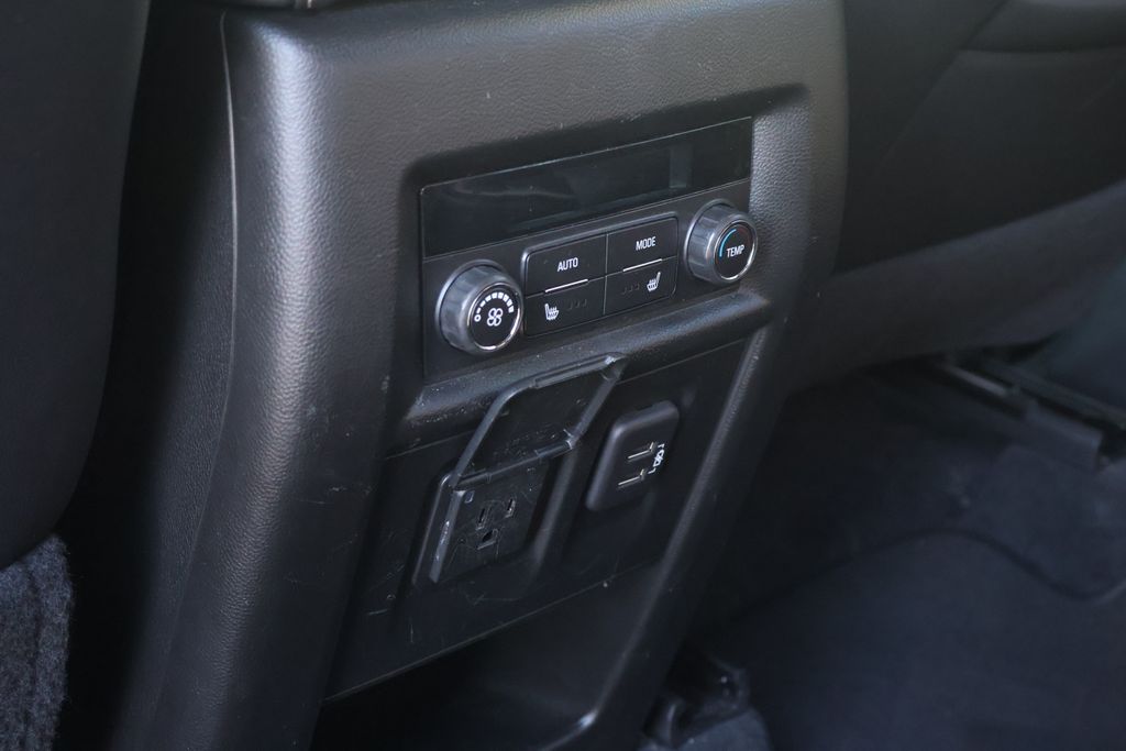 Thumbnail: 2023 Chevrolet Traverse - 30