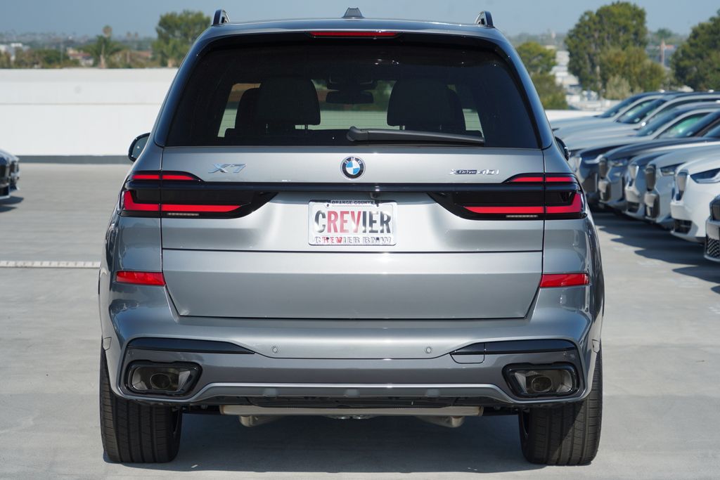 Thumbnail: 2027 BMW X7 - 6
