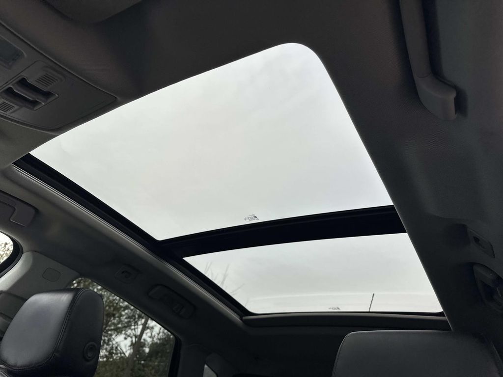 Thumbnail: 2010 Cadillac SRX - 32