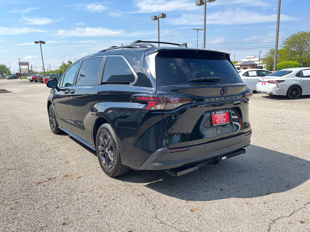 2024 Toyota Sienna Woodland Edition photo