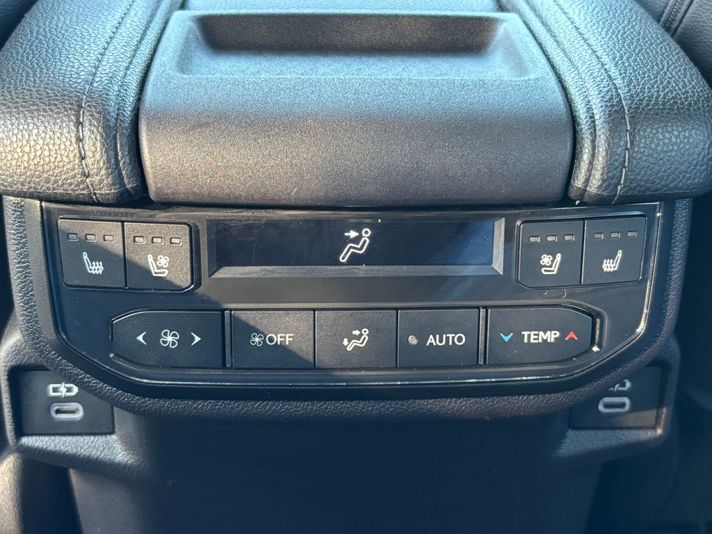 Thumbnail: 2024 Toyota Grand Highlander - 19