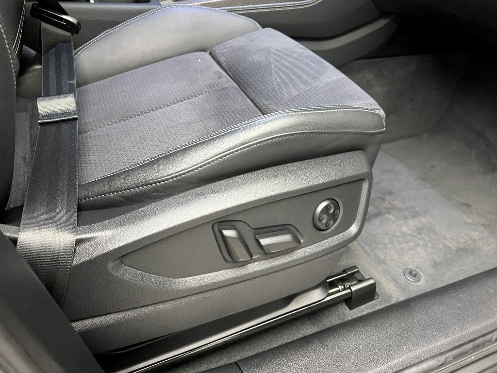 Thumbnail: 2023 Audi SQ5 - 13