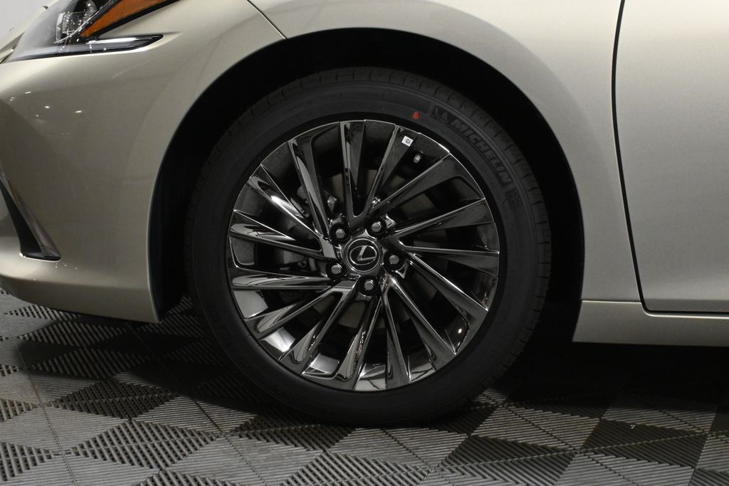 Thumbnail: 2025 Lexus ES - 12