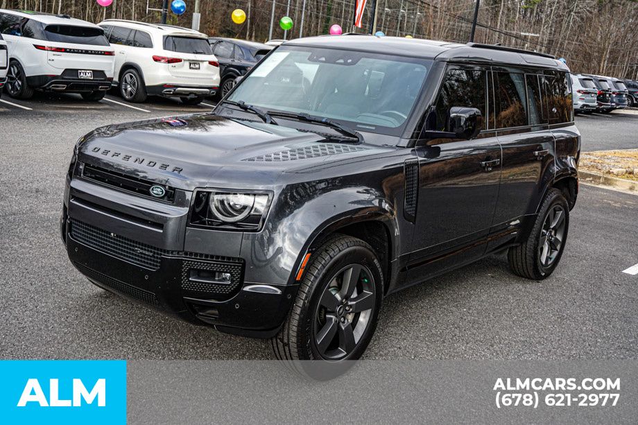Used 2023 Gray Land Rover X-Dynamic SE image 15