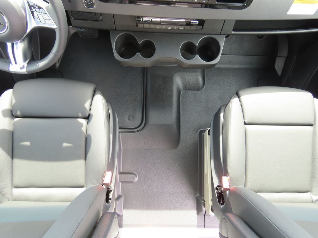 2025 Mercedes-Benz Sprinter 2500 17