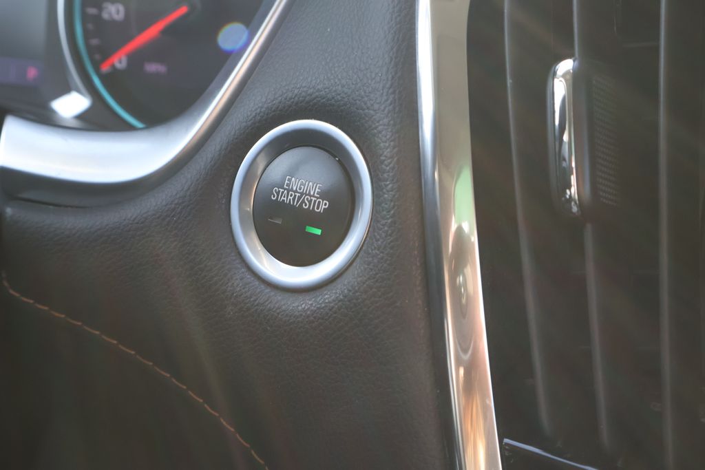 Thumbnail: 2020 Chevrolet Traverse - 31