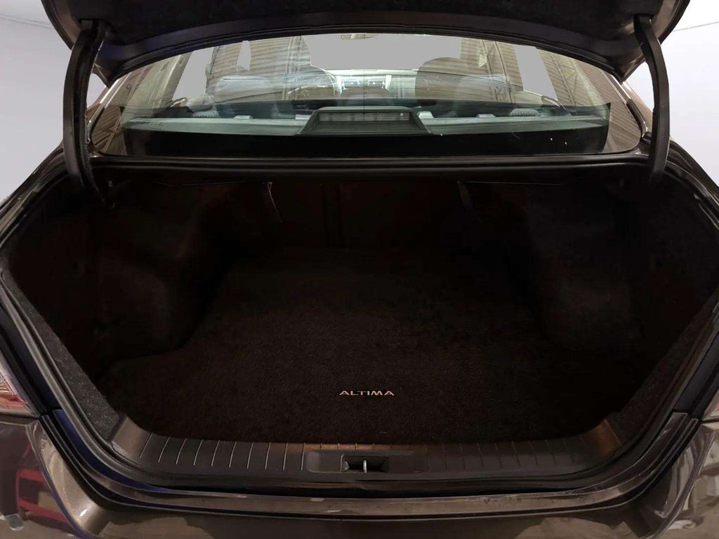 Used 2015 Java Metallic Nissan 2.5 SV image 25