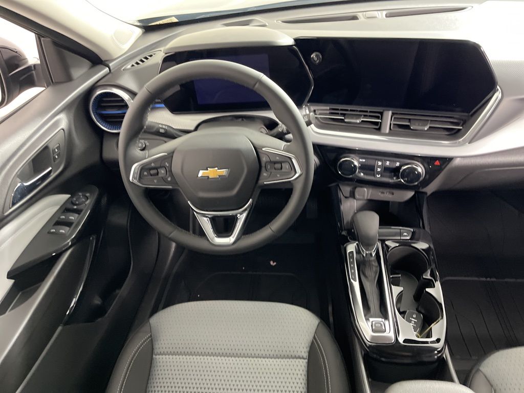Thumbnail: 2025 Chevrolet Trax - 12