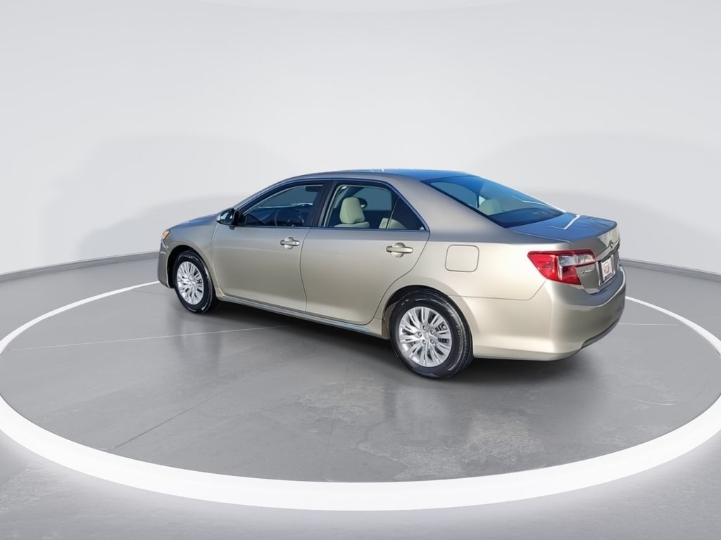 2013 Toyota Camry LE 6