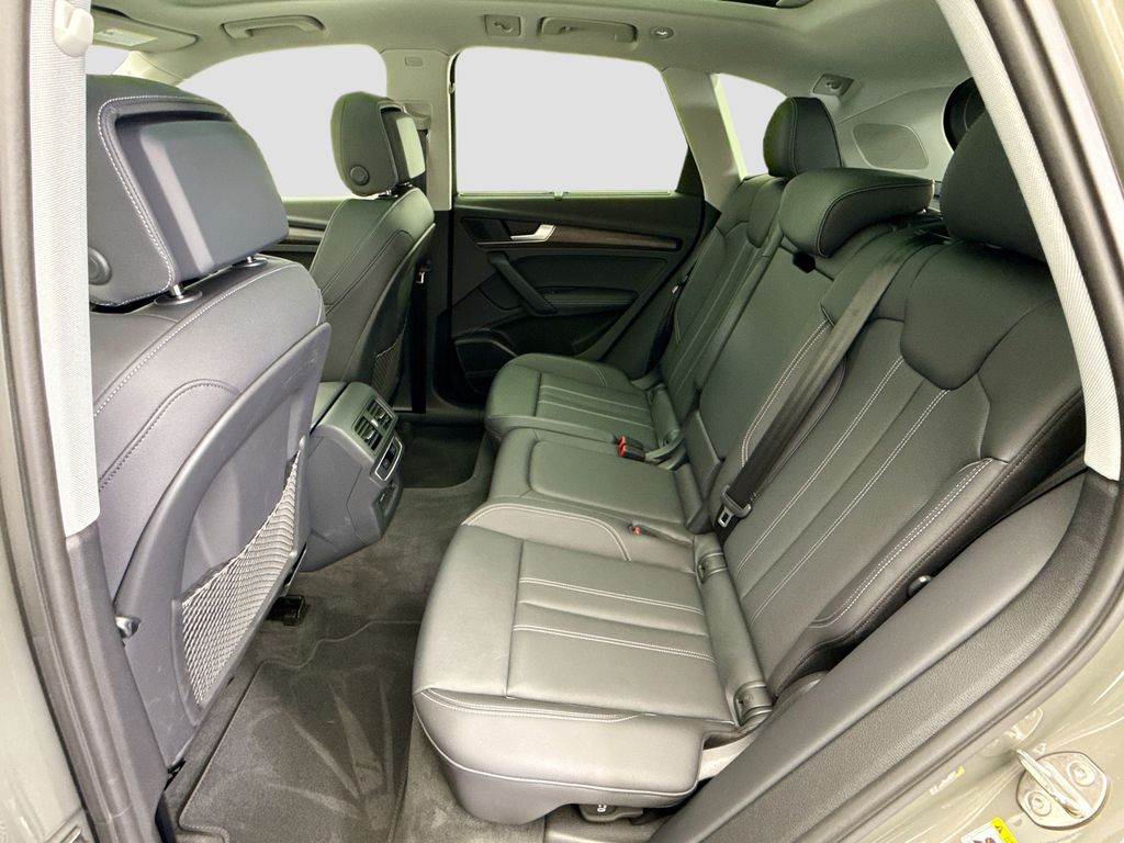 Thumbnail: 2025 Audi Q5 - 20