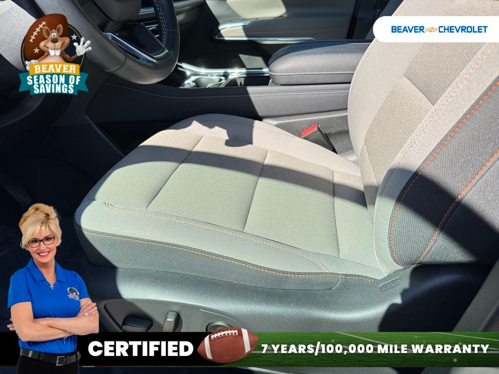 Used 2025 Chevrolet Traverse SUV