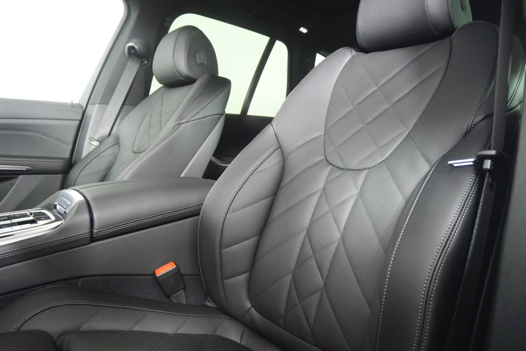 Thumbnail: 2026 BMW X5 - 10