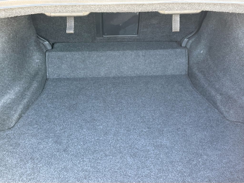 Used 2022 Gray INFINITI LUXE image 26