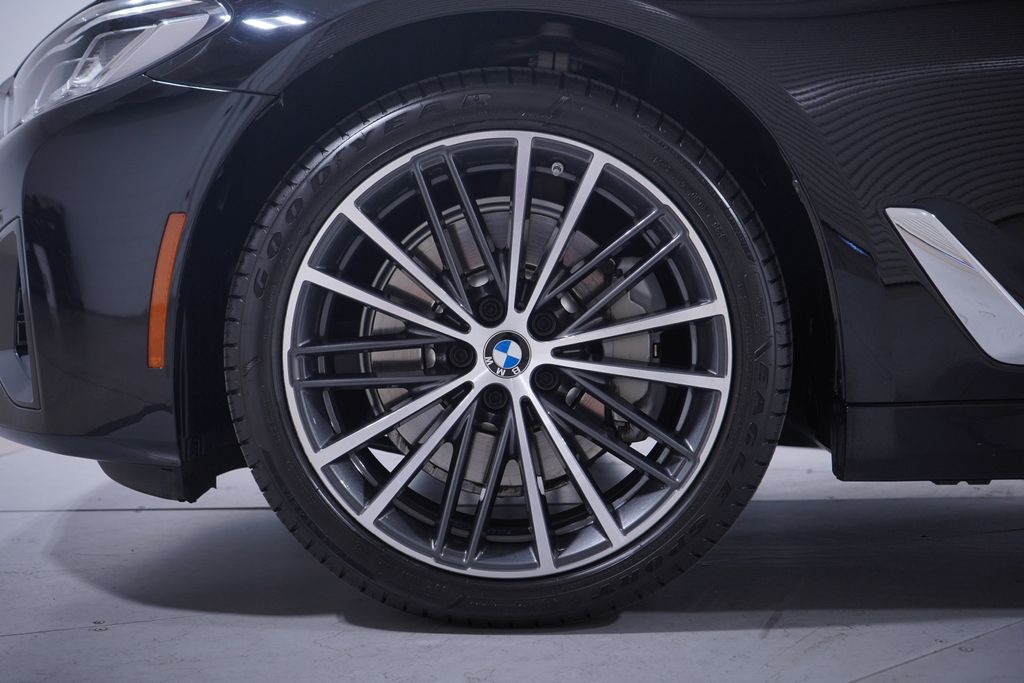 Thumbnail: 2022 BMW 5 Series - 2