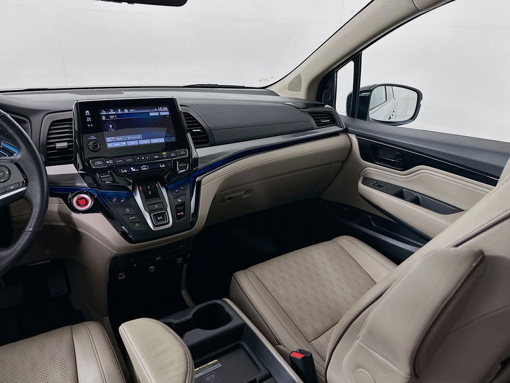 Thumbnail: 2021 Honda Odyssey - 23