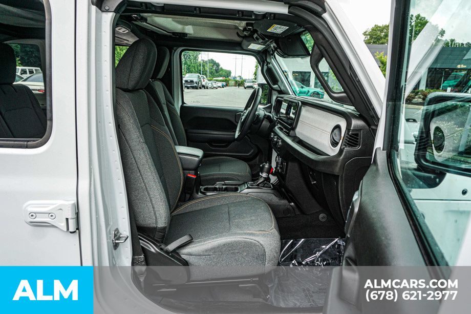 Used 2025 White Jeep Sport S image 23