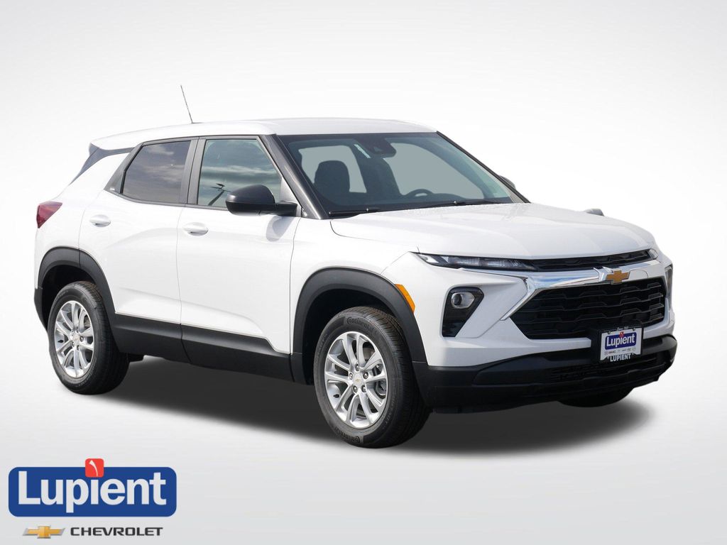 Summit White 2026 Chevrolet Trailblazer SUV / Crossover Four-Wheel Drive 9-Speed Automatic