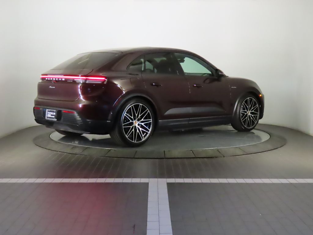 Thumbnail: 2025 Porsche Macan - 7