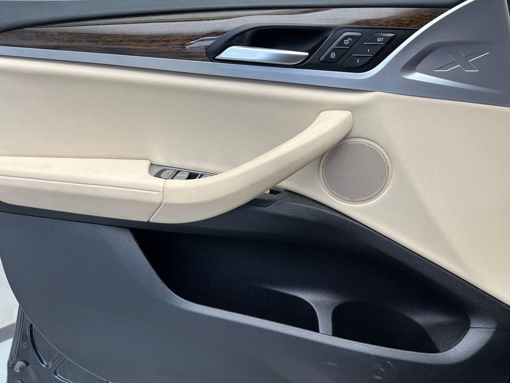Thumbnail: 2021 BMW X3 - 21