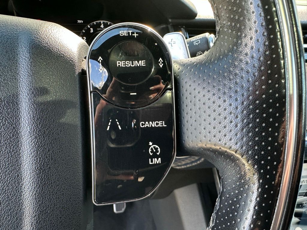 Thumbnail: 2019 Land Rover Range Rover Velar - 16