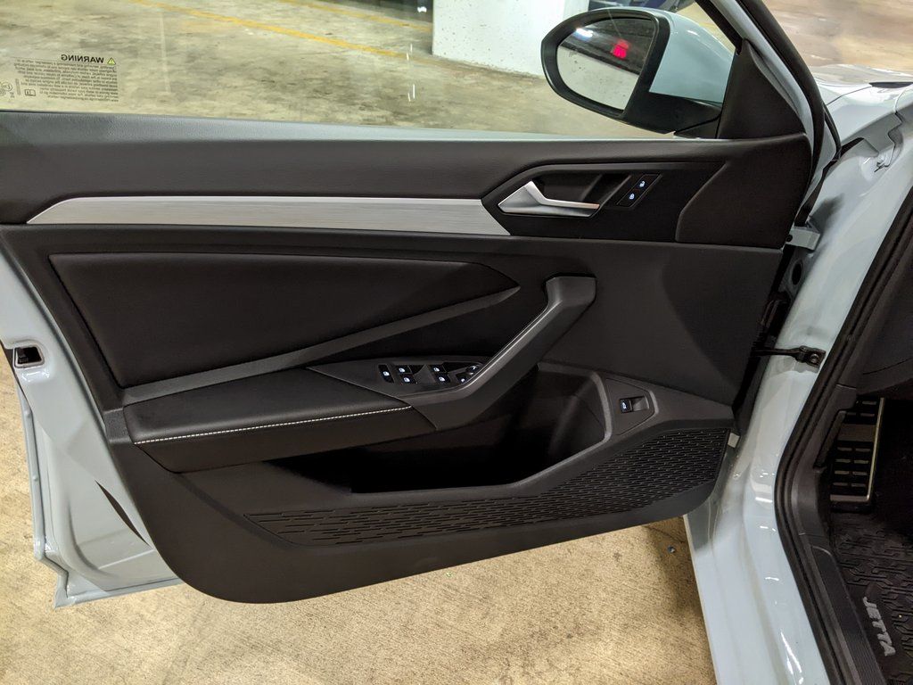 2026 Volkswagen Jetta Sport - Photo 9