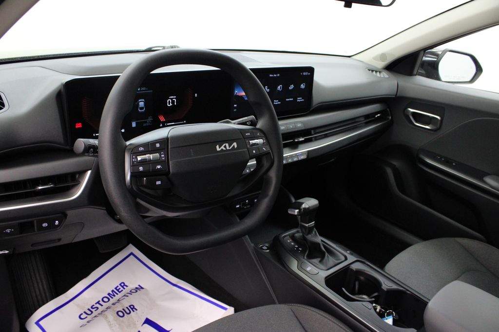 used 2025 Kia K4 car