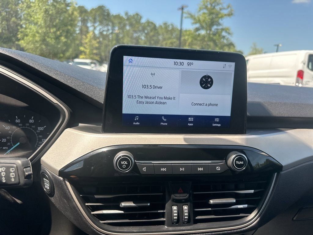 2022 Oxford White Ford Escape SE FWD SUV