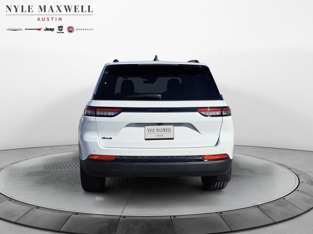 New Car 2025 Jeep Grand Cherokee  Laredo For Sale Under $40,000 In Austin, Texas