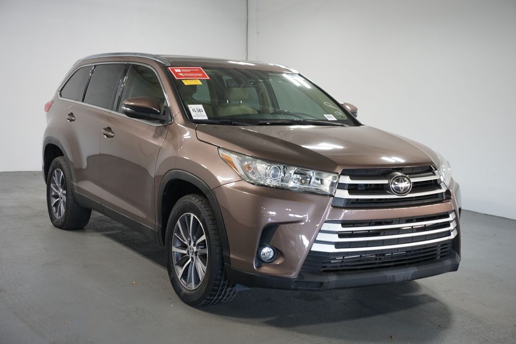 Thumbnail: 2019 Toyota Highlander - 3