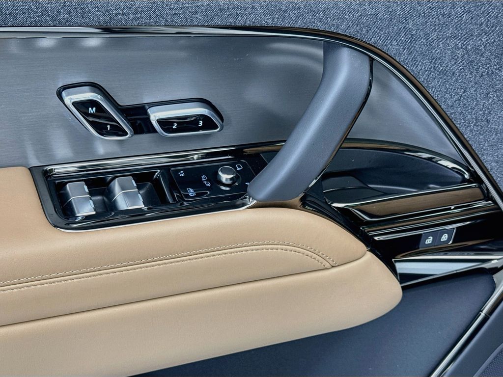Thumbnail: 2026 Land Rover Range Rover Sport - 23