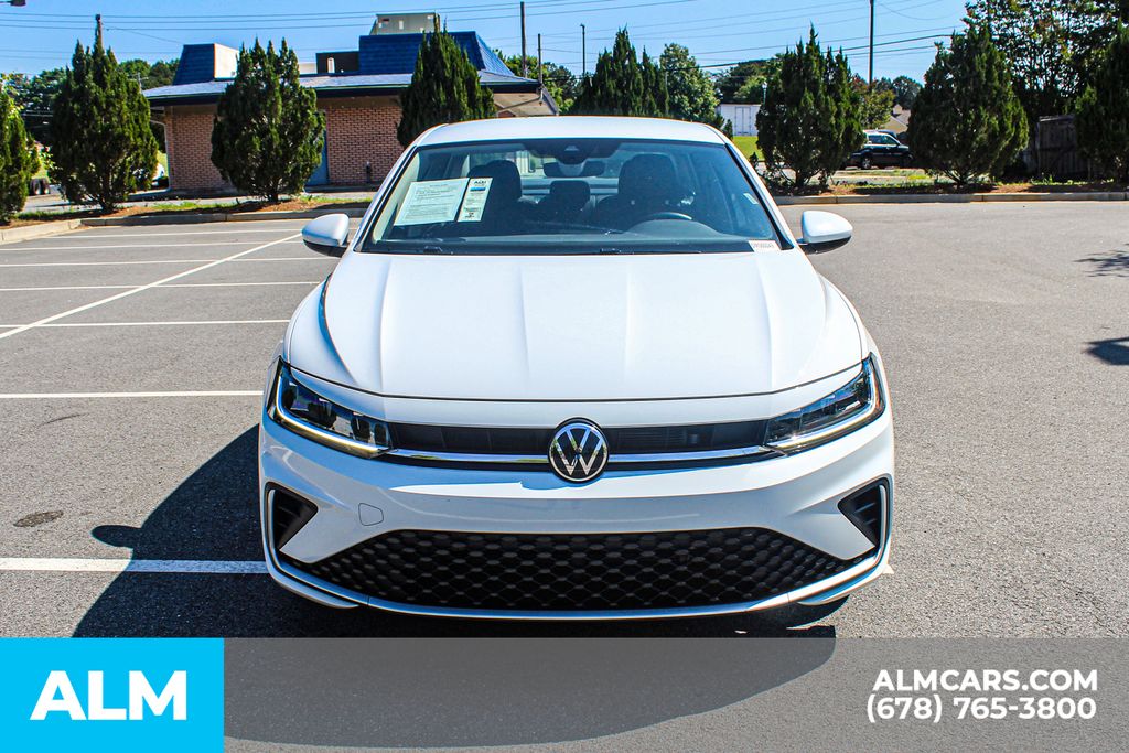 Used 2025 White Volkswagen 1.5T S image 9