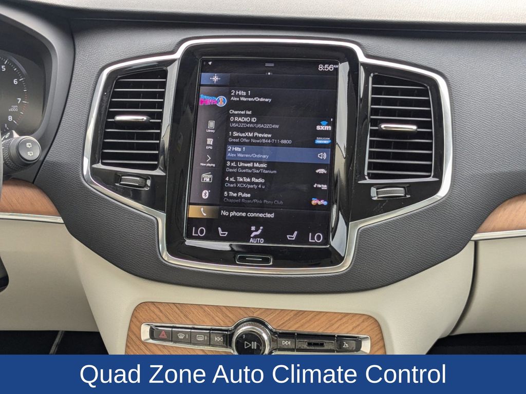 2022 Volvo XC90 T5 Momentum
