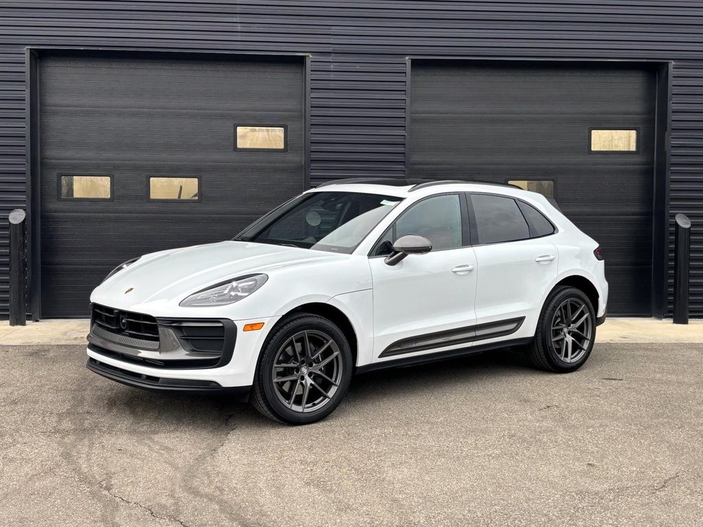 /2024 Porsche Macan