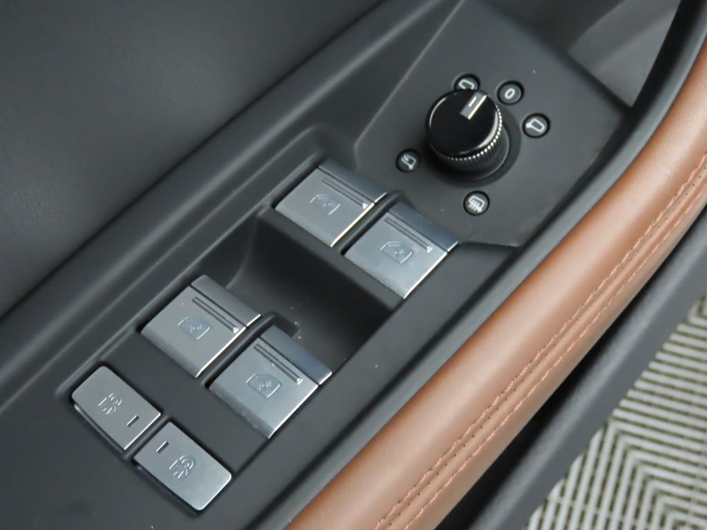 2023 Audi e-tron Premium 26