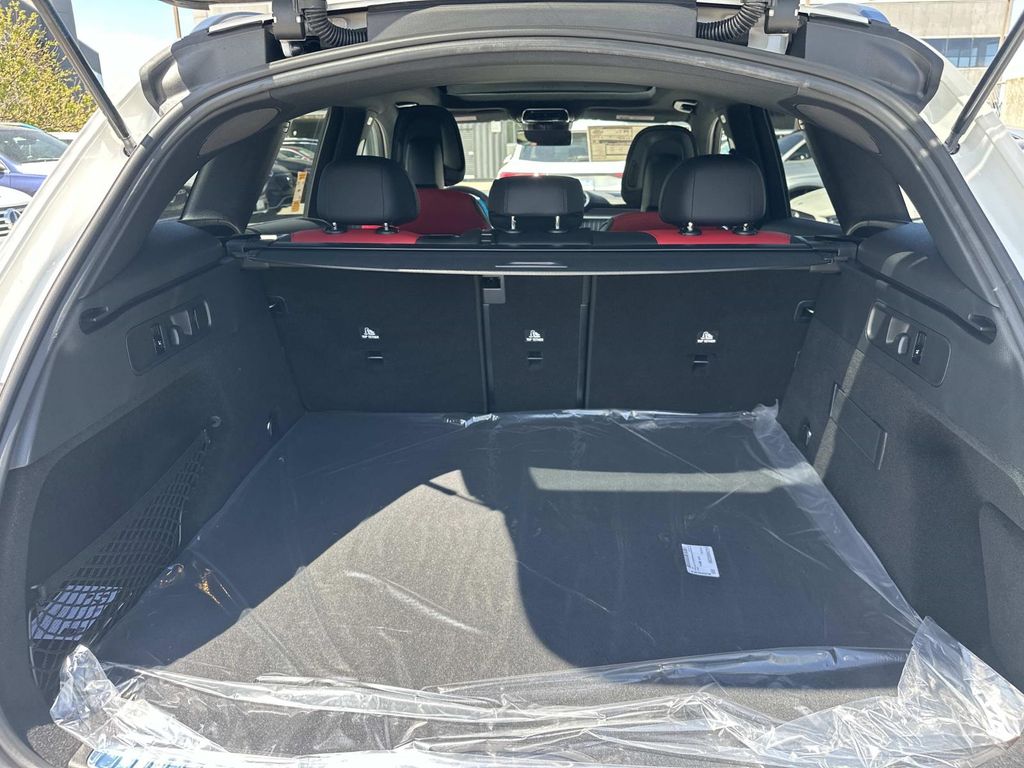 Thumbnail: 2026 Mercedes-Benz GLC - 15