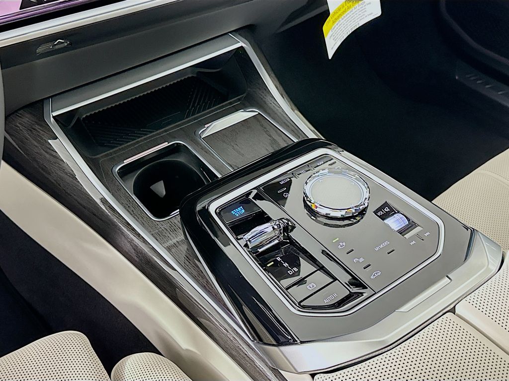 Thumbnail: 2026 BMW i7 - 15