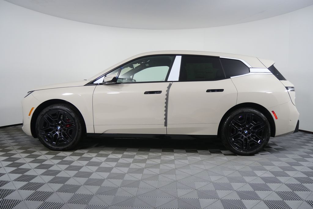 Thumbnail: 2026 BMW iX - 6