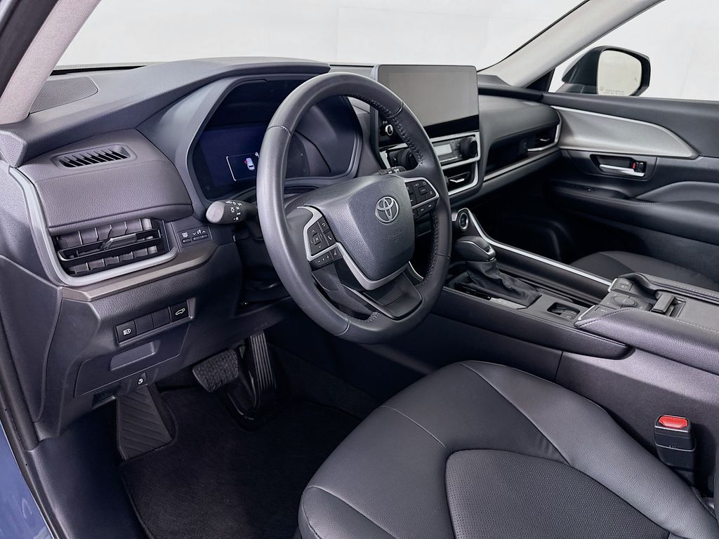 Thumbnail: 2025 Toyota Grand Highlander - 9