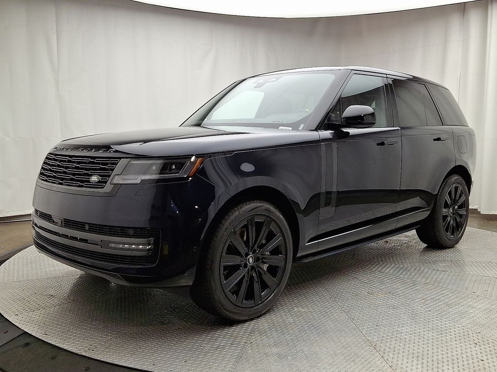 2025 Land Rover Range Rover SE Hero Image