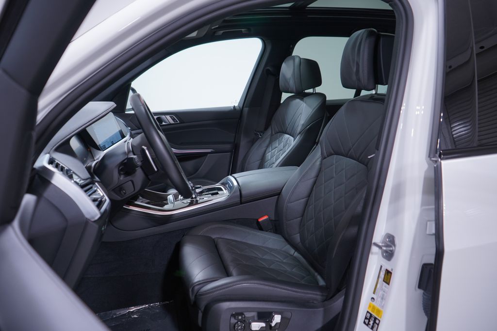 Thumbnail: 2023 BMW X5 - 7