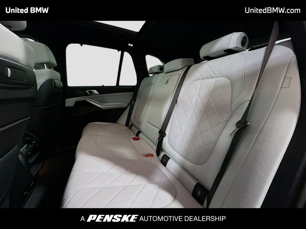 Thumbnail: 2026 BMW X5 - 13
