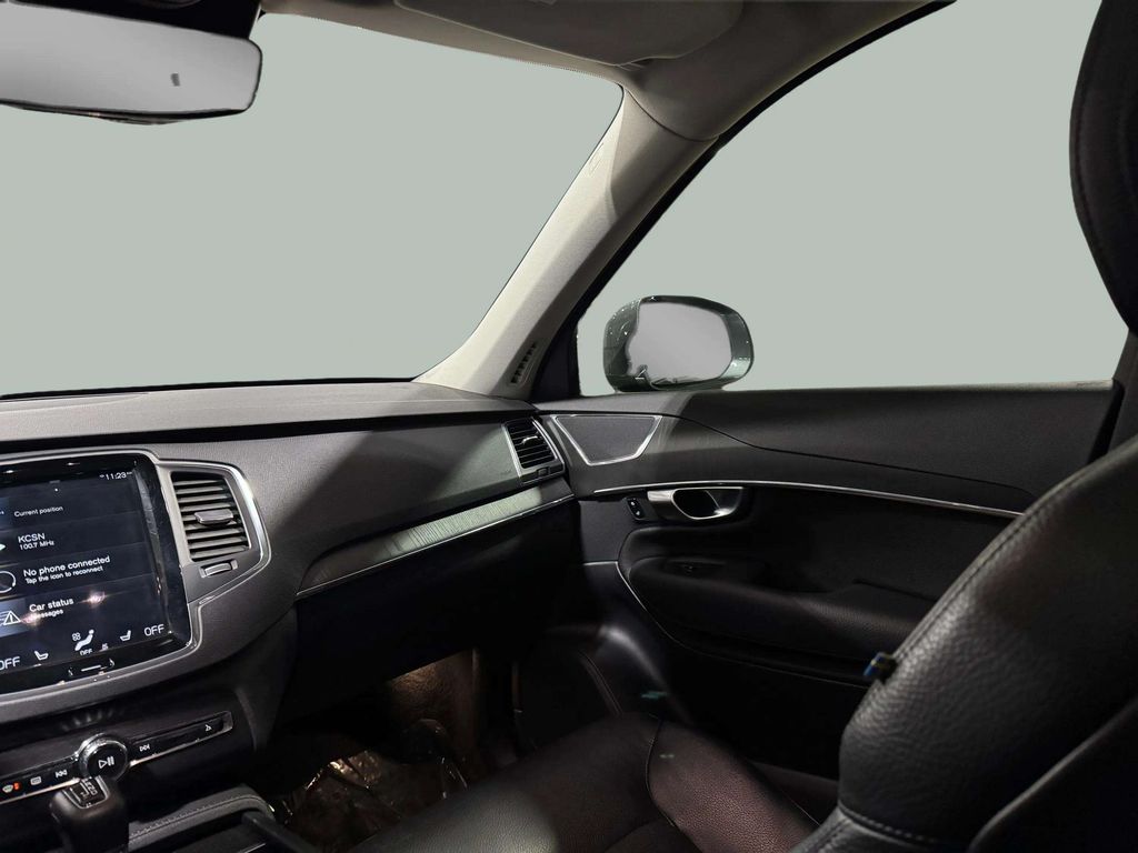 Used 2020 Osmium Gray Metallic Volvo T6 Momentum image 20