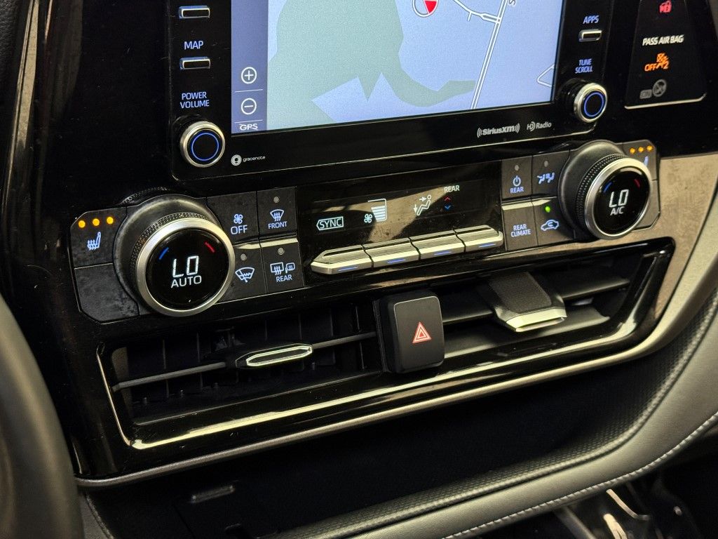 2020 Toyota Highlander XLE 31