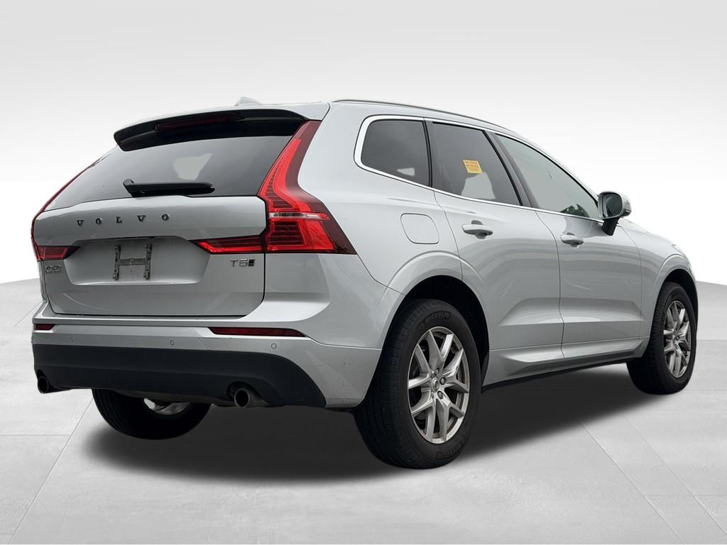 2021 Volvo XC60 T5 Momentum