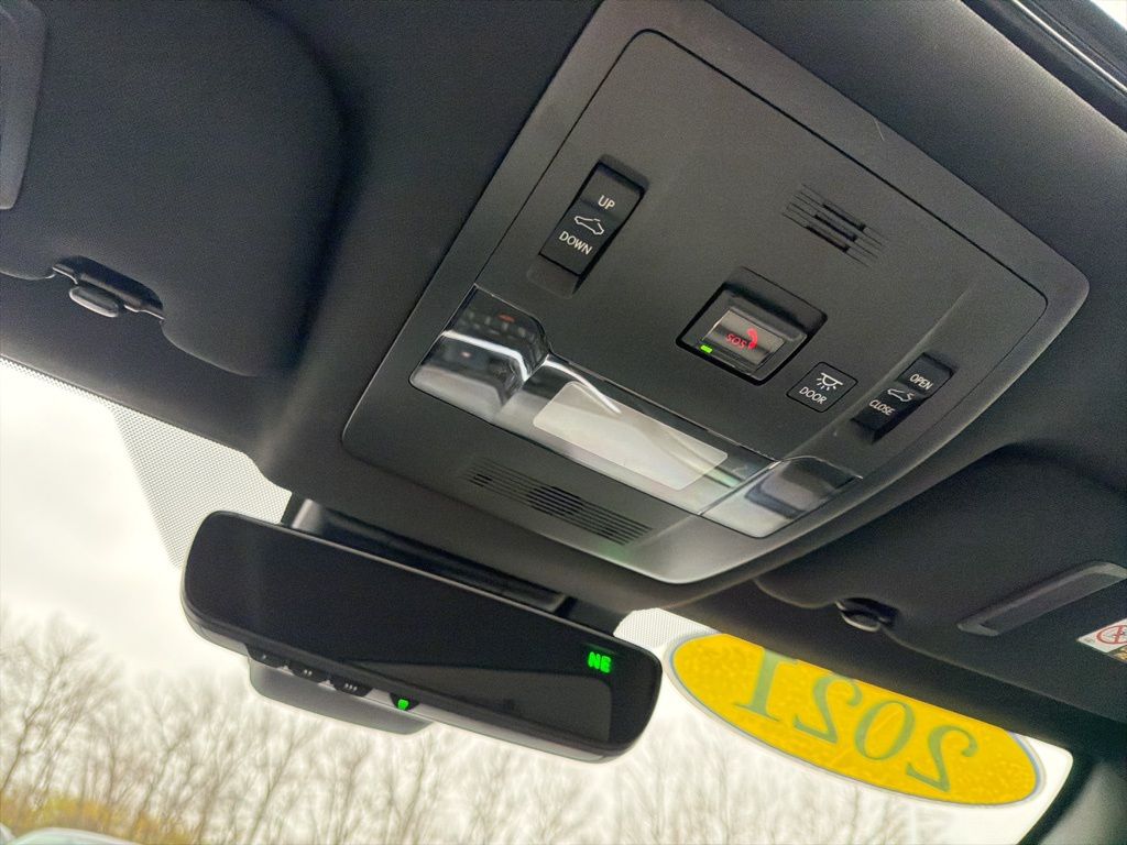 Thumbnail: 2021 Lexus UX - 14