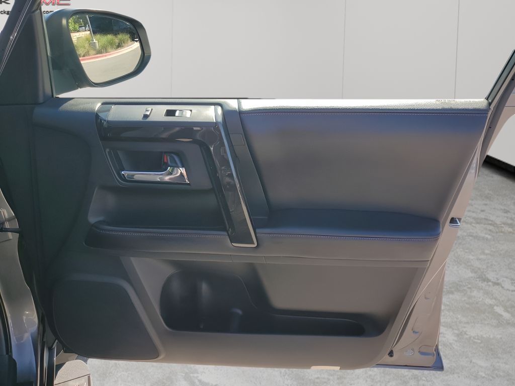Used Car 2016 Toyota 4runner  Sr5 For Sale Under $30,000 In Austin, Texas